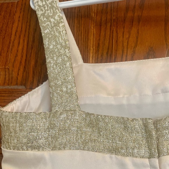 Medium mermaid style light pink/champagne dress with floral print - Picture 7 of 10